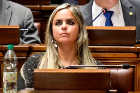 Valentina Dos Santos reaparece en la asunción de Artigas: de condenada a figura clave en las sombras del poder