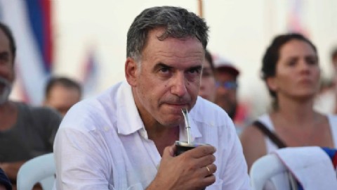 Yamandú Orsi tambalea: a seis meses de asumir, crece la desaprobación a su gestión