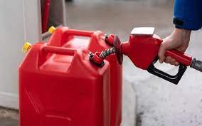 El Gobierno tendrá que hacer malabares para fijar el precio del combustible en pleno vaivén de la cotización petrolera