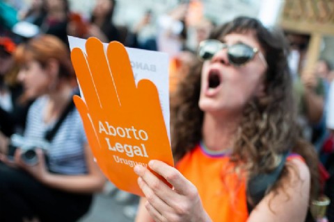 Condenan a 12 años de prisión a una mujer que asesinó a su hijo con un aborto a los 9 meses de embarazo