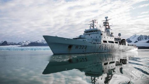 El Gobierno comprará buques noruegos usados y pagará más de lo que cuestan navíos nuevos hechos en China