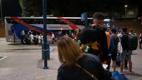 Cayó estrepitosamente el gasto de turistas extranjeros esta temporada