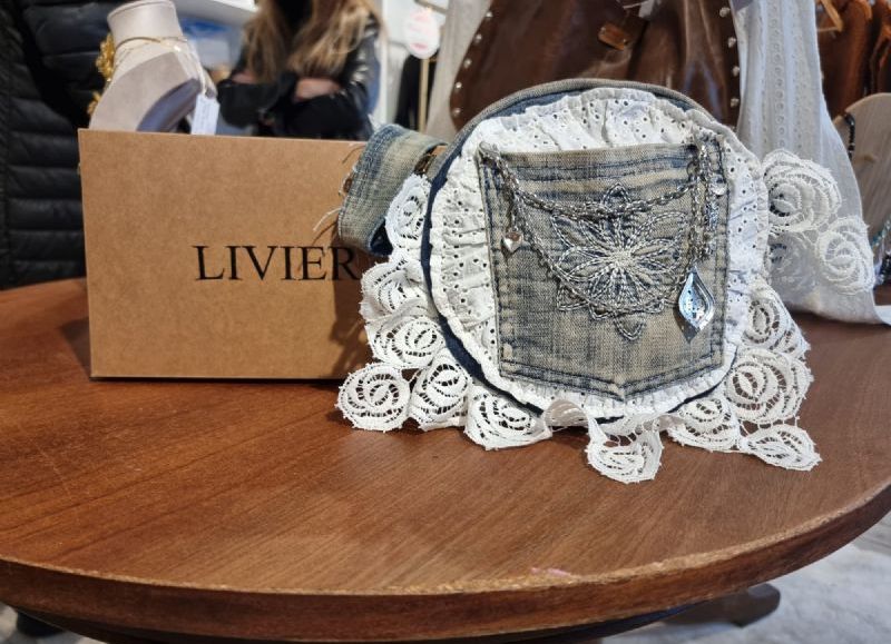Erika Olivier transforma prendas cargadas de recuerdos en piezas de lujo sustentable
