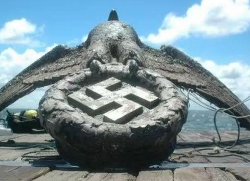 Le llueven críticas a Lacalle Pou tras cancelar la fundición del Águila del Graf Spee