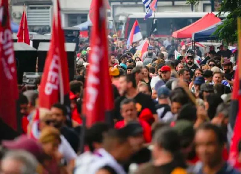 El PIT-CNT desafía al Gobierno de Lacalle Pou con un paro por los 50 años del Golpe de Estado