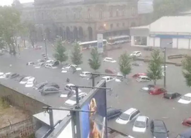 VIDEO | Clima devastador: un intenso temporal dejó a Montevideo bajo el agua