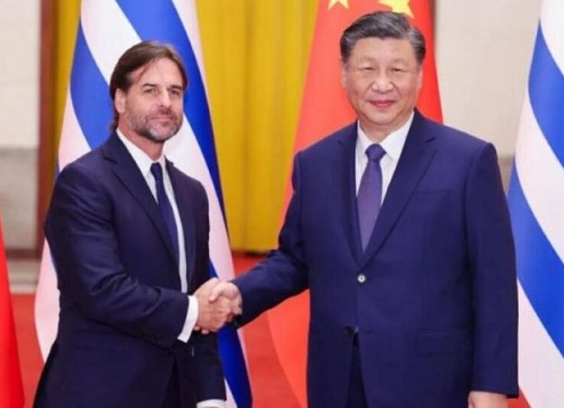 Golpe a la economía: mientras Lacalle Pou hace negocios con China, la actividad comercial se derrumba