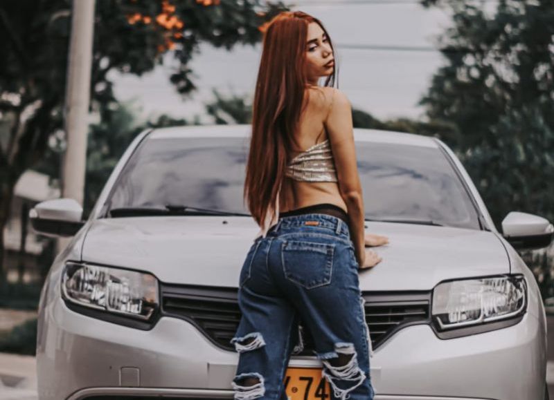 VIDEO | La reina del trono: una artista colombiana que llega rompiendo la liga con "Sugar Daddy"