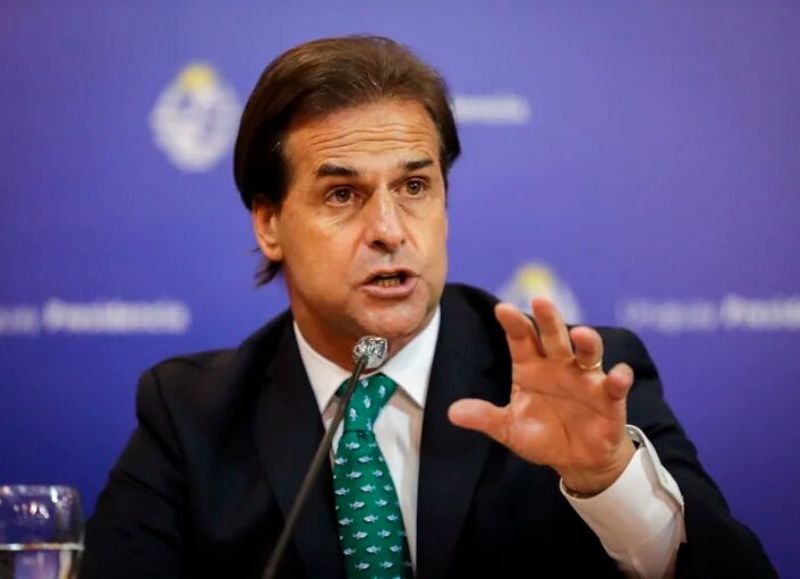 Lacalle Pou vive en una burbuja: dijo que el atraso cambiario "es consecuencia del éxito"