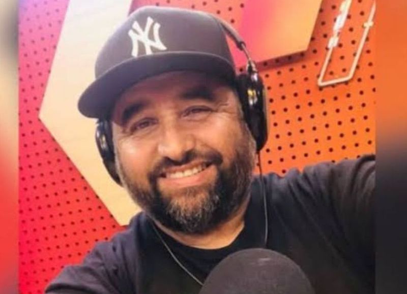 VIDEO | Adrián Mozzone quedó desnudo en vivo y protagonizó el momento más desopilante en Radio El Espectador